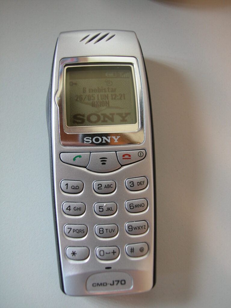 Mon Sony J70 -- 2003