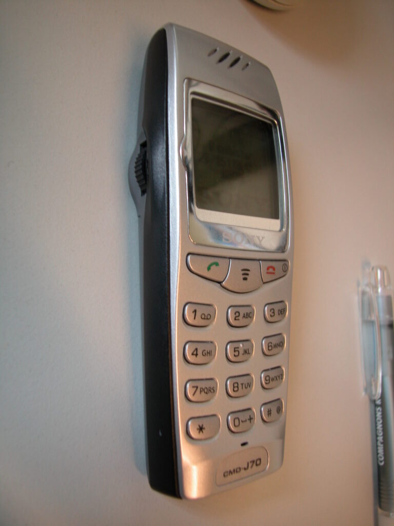 Mon Sony J70 -- 2003