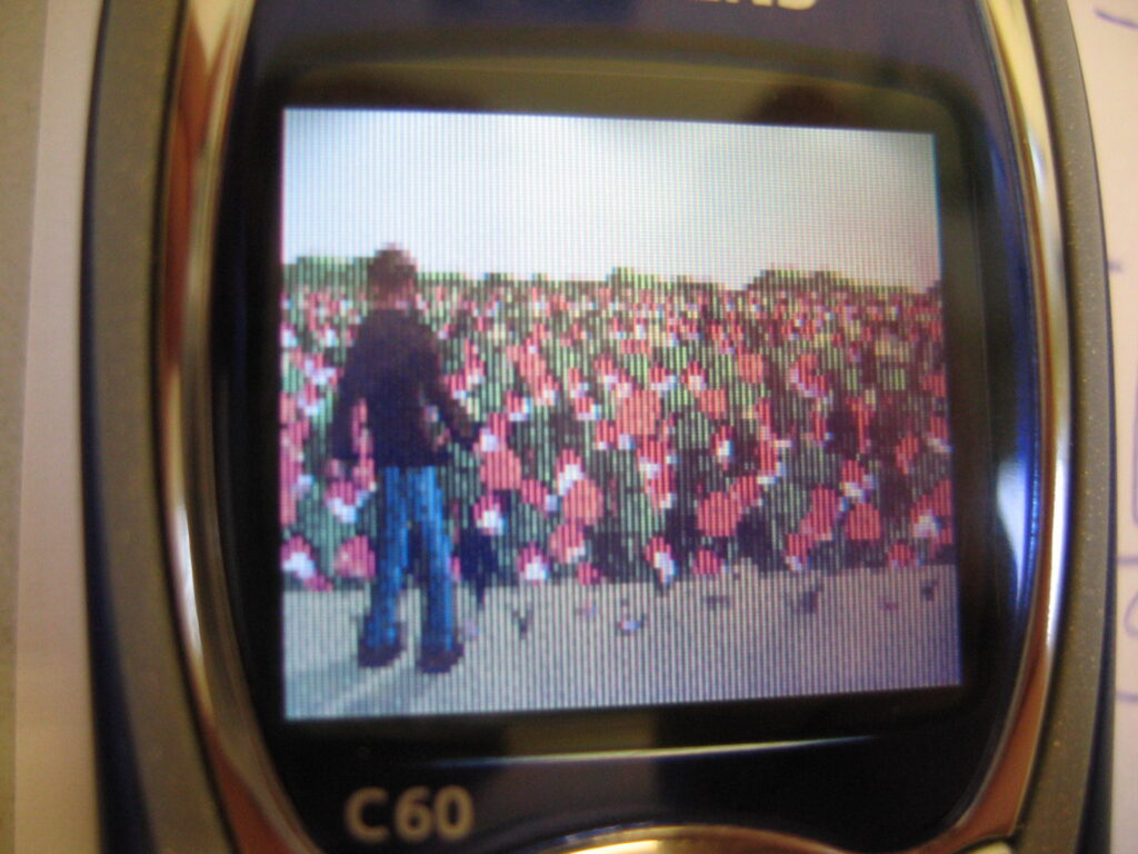 Les illustrations de Cyborg Jeff dessinées par Toad implémentées dans mon nouveau GSM Siemens !