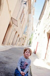 Charly - blouse Space Invaders - Pezenas - Petite Snorkys Photography