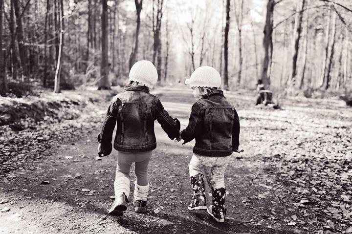 Alice & Juliette dans les bois de Seraing