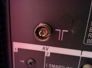 (Fig. 9) Entrée RF au format Coax sur la TV