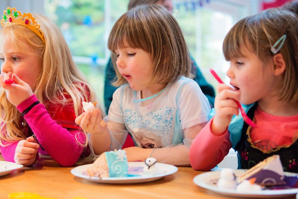 Alice & Juliette - 4 ans - Anniversaire Reine des Neiges