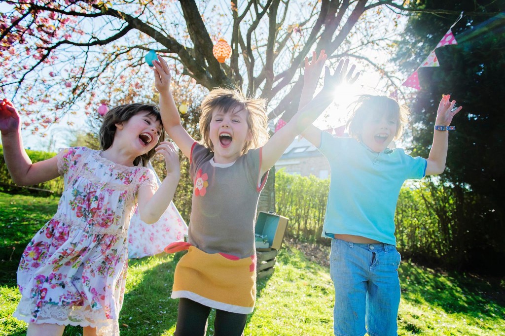 Charly, Alice, Juliette - Cerisier du japon - séance photo vintage - esneux - petite snorkys photography