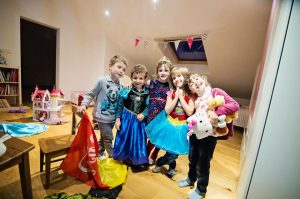 Alice & Juliette - 5 ans - Ambiance dans la chambre !