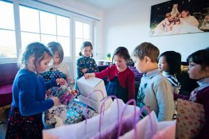 Alice & Juliette - 5 ans - Avec vos copains de classe