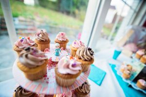 Alice & Juliette - 5 ans - Anna & Elsa toujours à l'honneur