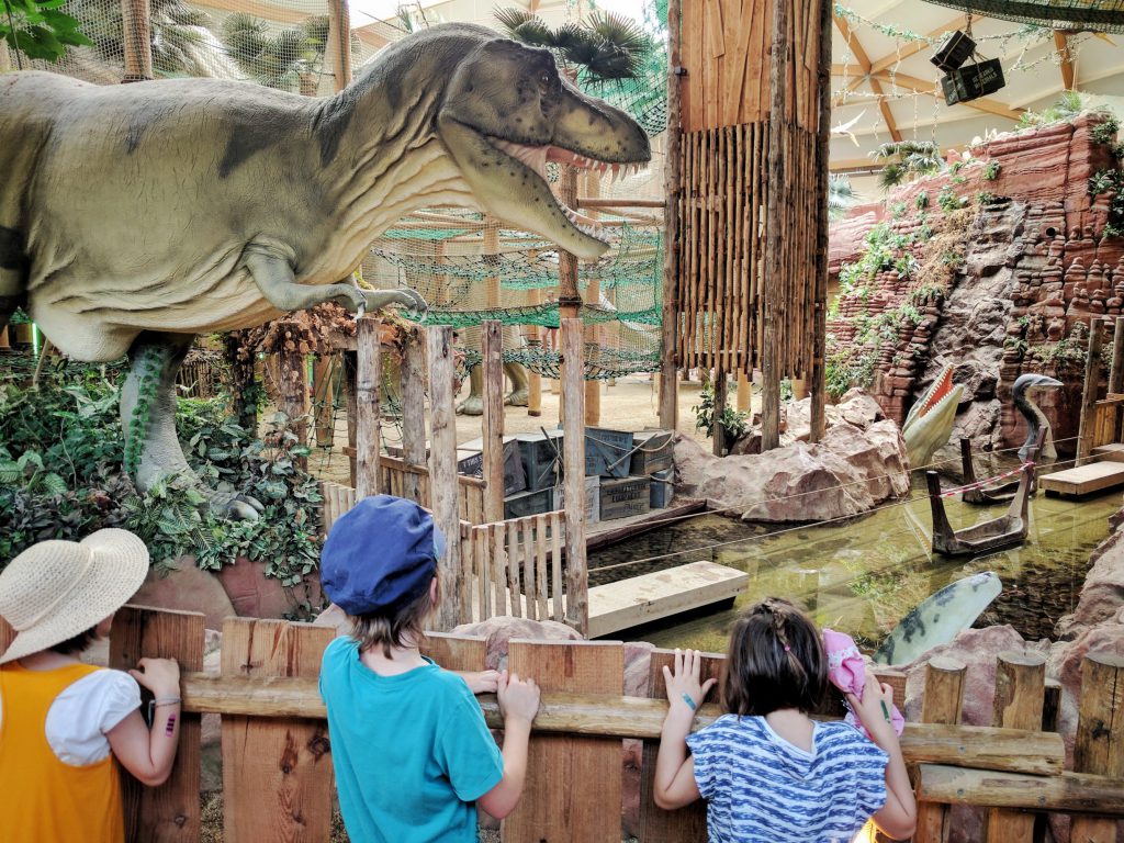 .. Avant d'entrer dans le Dino Dome ! – à GaiaZOO.