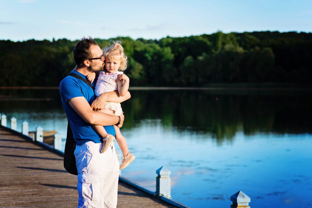 balade sur le petit port en famille - Center Park - Lac d'Ailette
