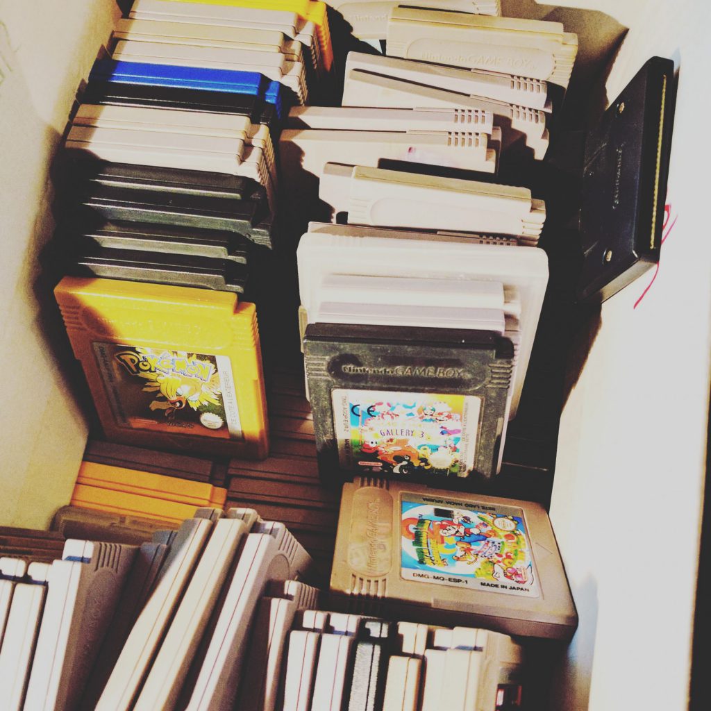 Les enfants découvrent la Game Boy - La boite à trésor