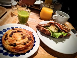 Petit déjeuner à l'Anteroom Hotel de Kyoto