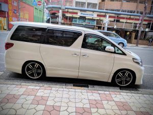 Toyota Vellfire - Osaka