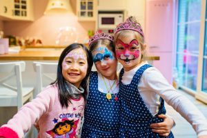 Anniversaire d'Alice et Juliette - 6 ans - avec leur amie Khan