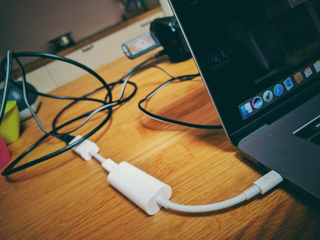 Une caméra Mini DV Firewire vers Thunderbolt 3 - ©LMDC 2017