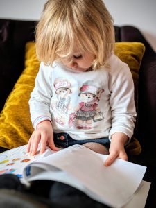 Rose et ses gommettes