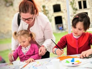 Atelier bricolage au Château de la Barben