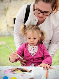 Atelier bricolage au Château de la Barben