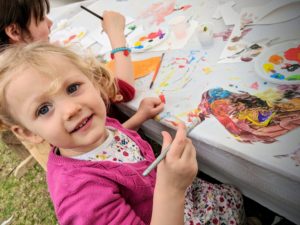Atelier bricolage au Château de la Barben