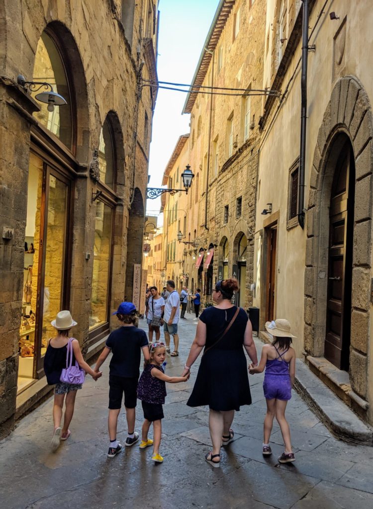 En famille à Voltera - Toscane