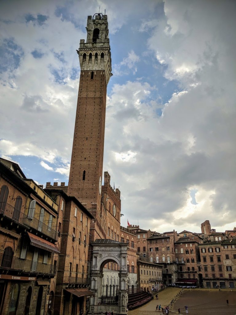 A l'assaut de Sienne tous les six