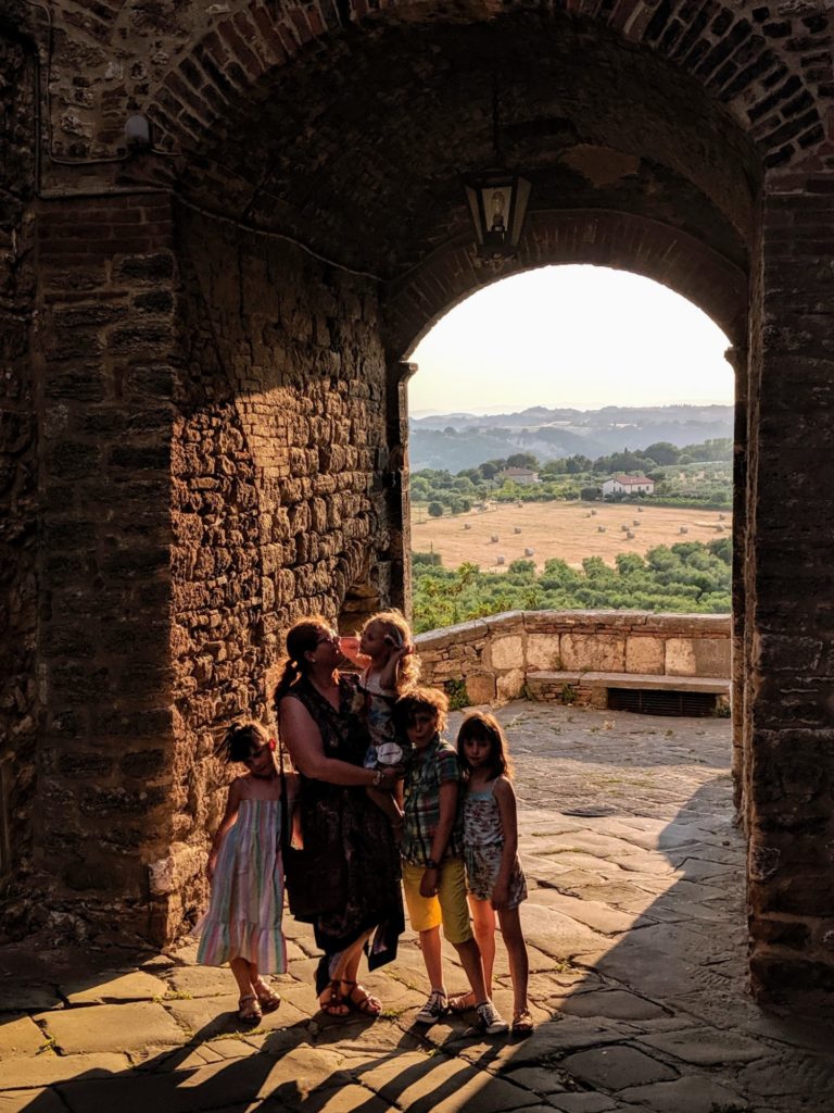 Le soleil se couche sur Rapolano Terme