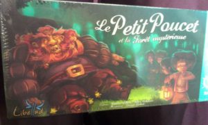 Le Petit Poucet - Les composants du jeu sont plutôt joli... il faudrait que je fouille un peu sur le Net pour voir ce que vaut le jeu...