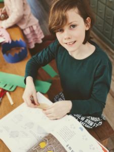 Aujourd'hui, maman avait organisé un atelier courone !