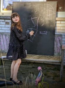 L'école leur manque tellement que je leur ai vite fait un tableau noir :) #stayhome