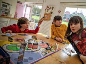 Une petite partie de Hôtel avec le Micro Machines bien évidemment !