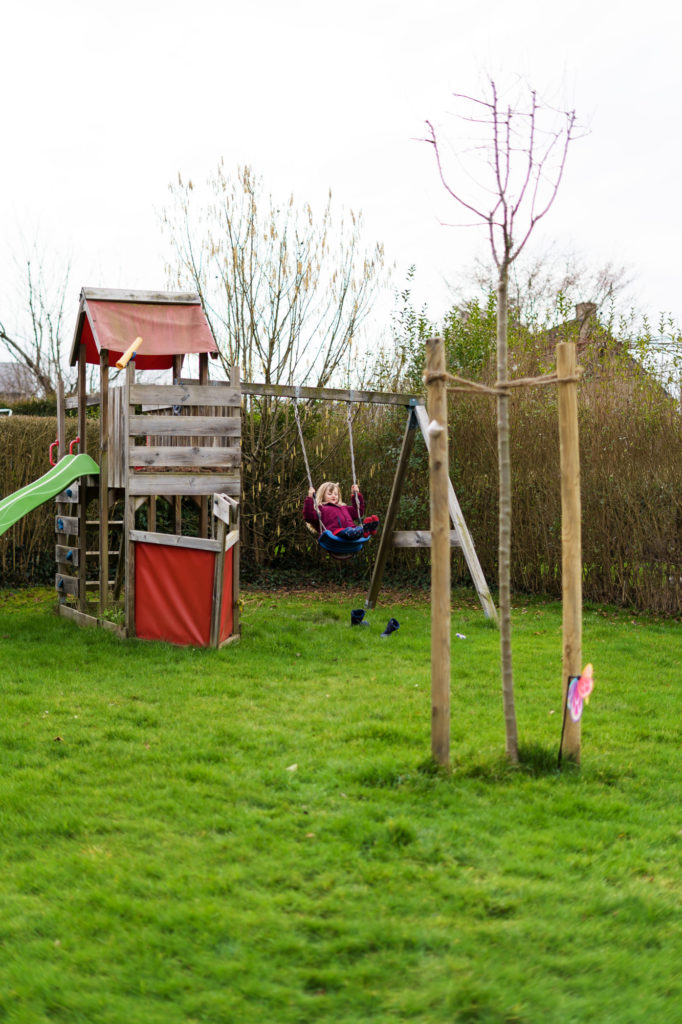 Rose, fan de sa balançoire