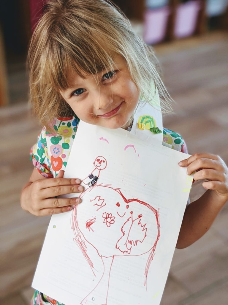 Rose dessine, dessine et dessine encore !