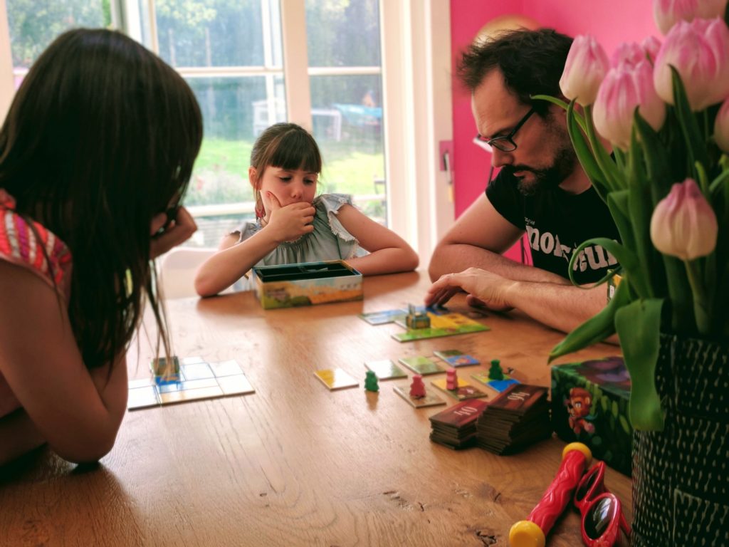 Les enfants découvrent Kingdomino