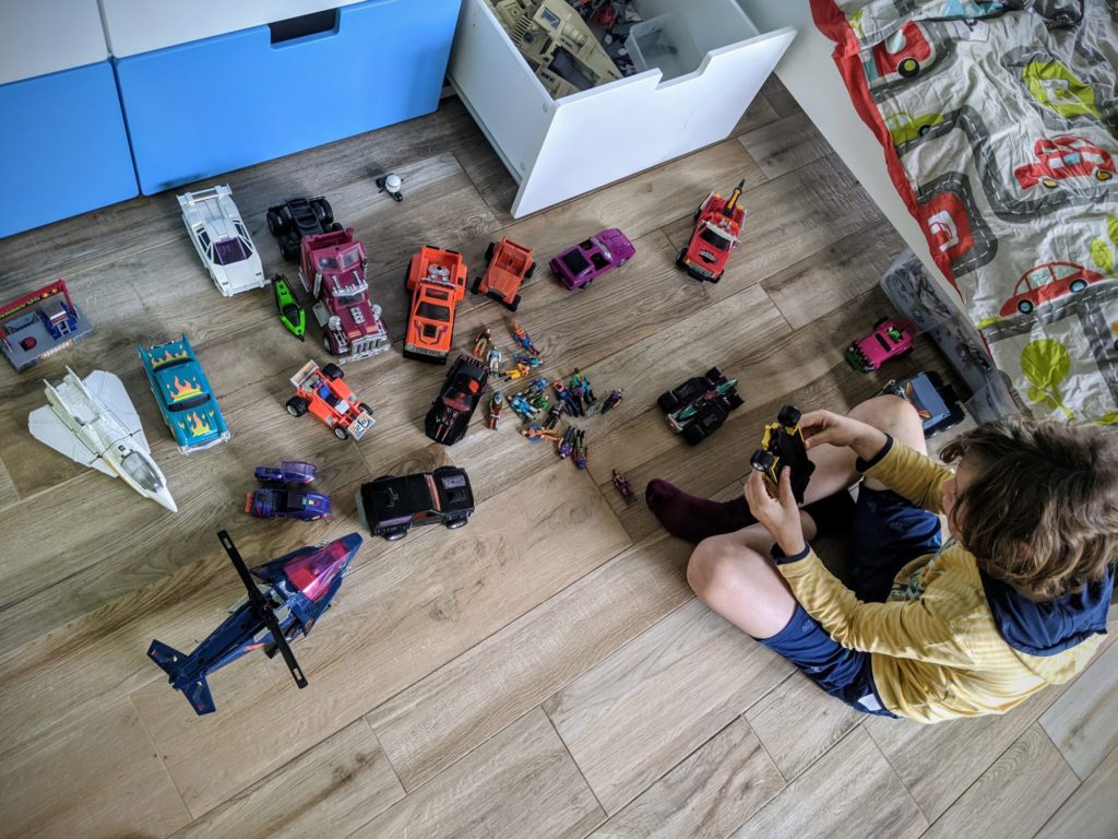 Tiens, j'ai quelques véhicules MASK avec lesquels tu n'as encore jamais joué : )