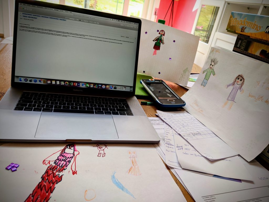 Tiens, papa, on a fait un dessin pour toi