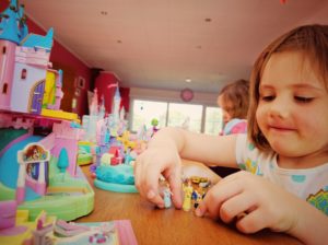 Nous avons trouvé tout un univers de Polly Pocket !