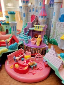 Nous avons trouvé tout un univers de Polly Pocket !