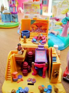 Nous avons trouvé tout un univers de Polly Pocket !