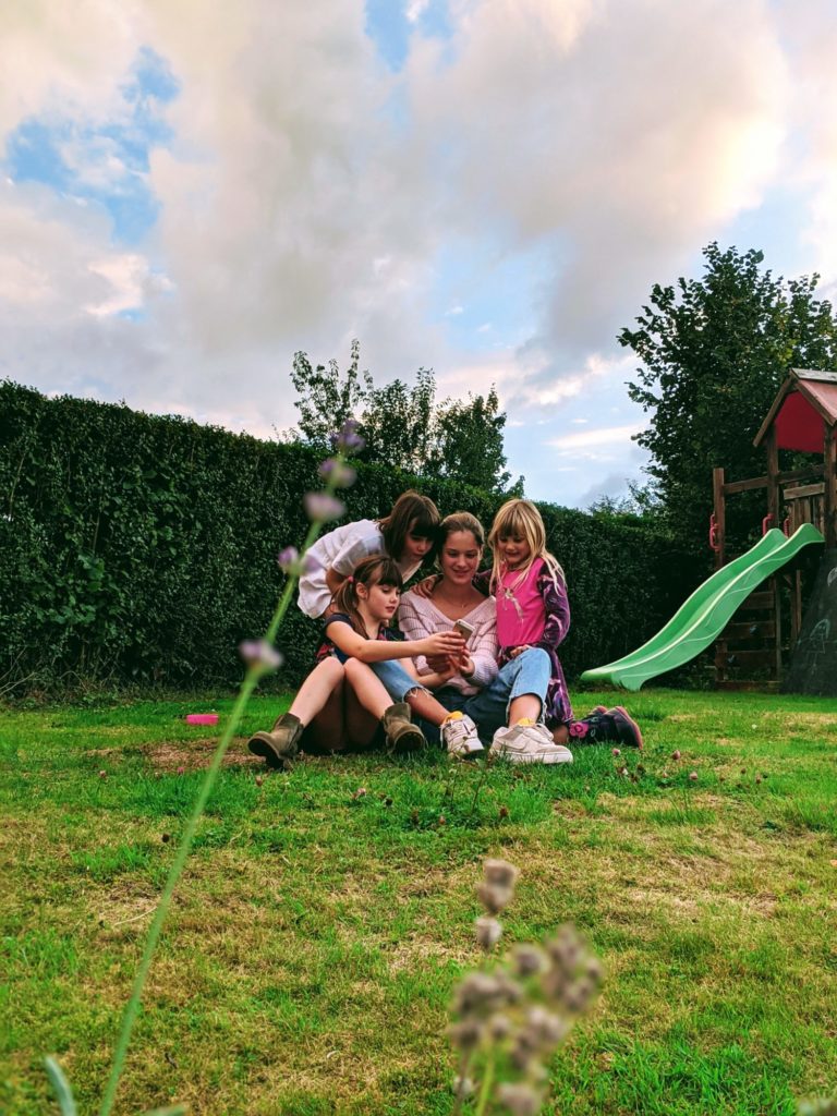 On joue encore un peu dans le jardin