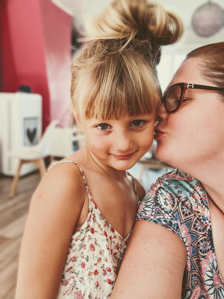 Maman, regarde mes beaux cheveux !