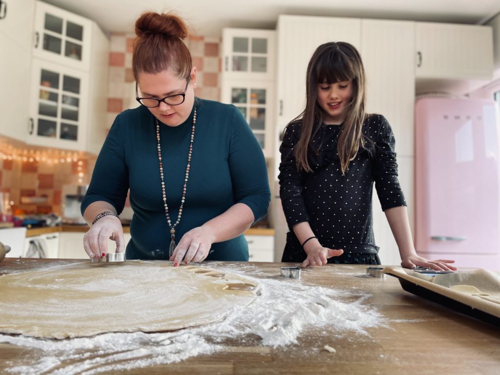 Allé zou, encore une fournée de sablés de Noël !