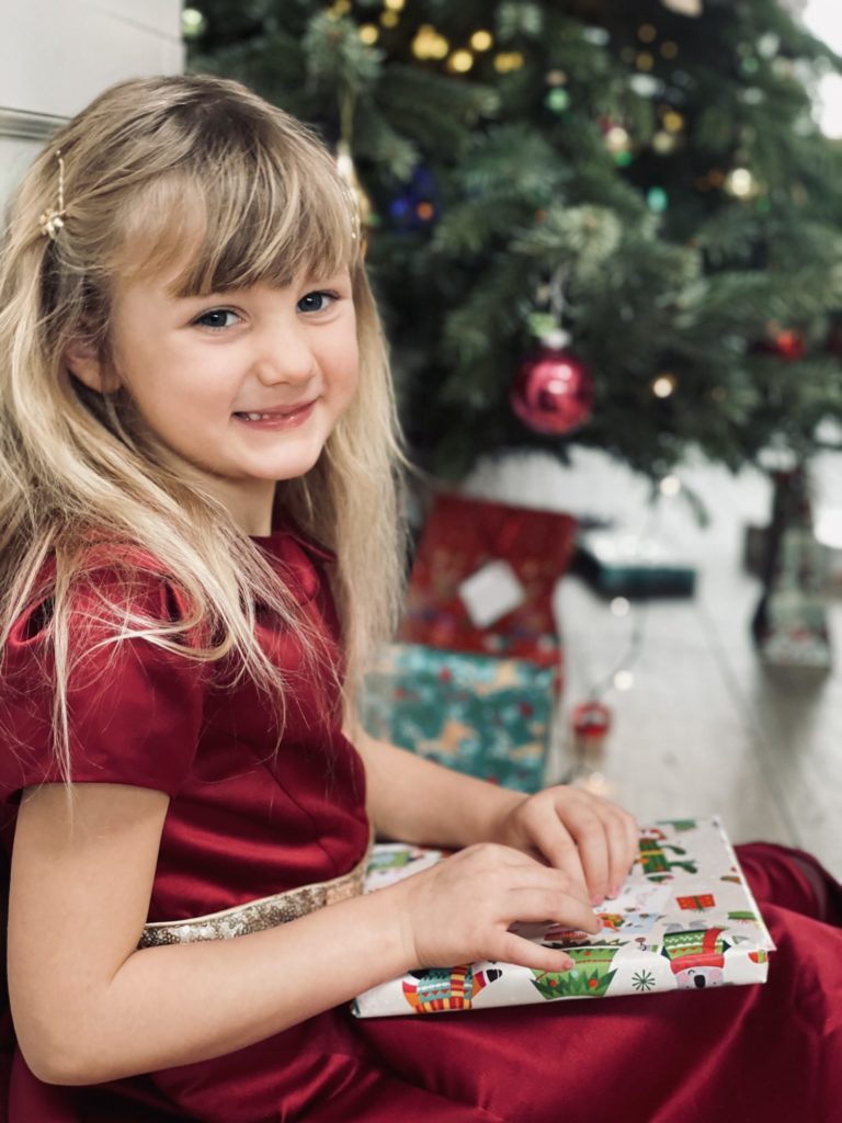 Chouette, un cadeau pour moi avec mon nom dessus !