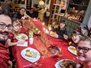 Allé, les amis, on vous souhaite un bon réveillon de Noël