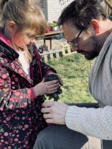 On prépare quelques jolies fleurs avec Papa