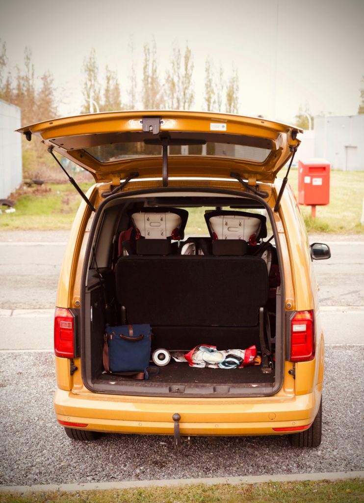 Le coffre Caddy maxi life IV en mode 7 places.