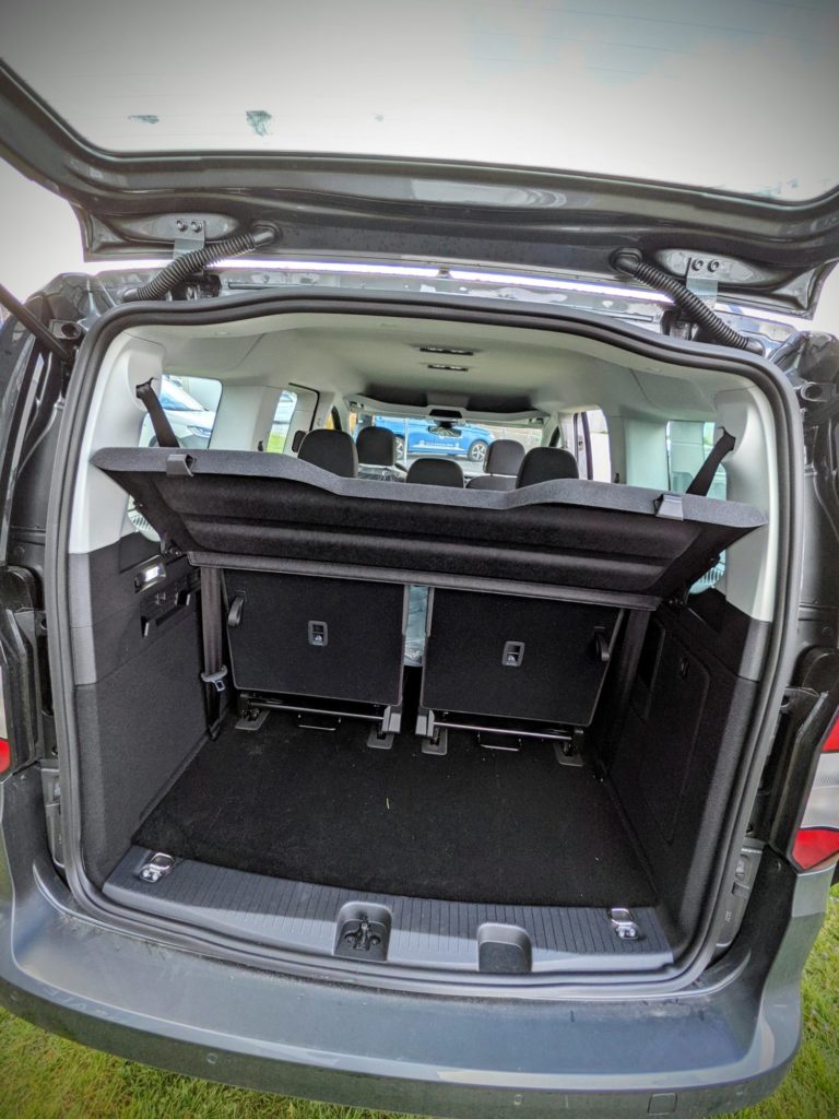 Le coffre du nouveau Caddy Maxi Life en mode 7 places