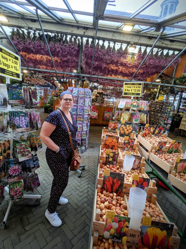 Oui, j'avoue, j'imaginais quelques choses de plus bucolique pour le Marché aux Fleurs d'Amsterdam