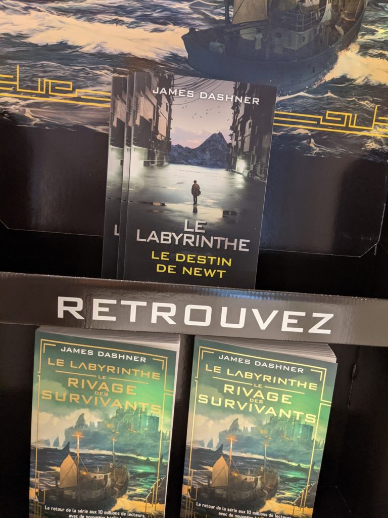 Well, donc le destin de Newt, c'est le 6° tome de la SAGA sorti en 2020. Le Rivage des Survivants, c'est le 1° tome d'une SAGA qui se passe 23 années après les 6 premiers tomes, sorti en 2021.