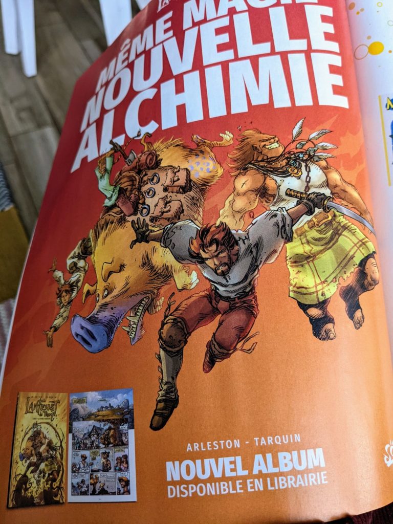 Tiens un 9eme album de Lanfeust de Troy vient relancer l'excellente aventure principale pourtant clôturée il y a déjà 21 ans. Depuis lors l'univers a été décliné dans de multiples variantes... On pourrait même s'étonner de ne pas avoir vu naître un jeu vidéo sur le sujet... Alors la question étant, ce 9eme album peut il relancer la série dans une bob e direction ? Quoi qu'il en soit, cela me donne l'envie de relire les précédents tomes... Et en réalité, je n'ai que les 4 premiers en édition collector...