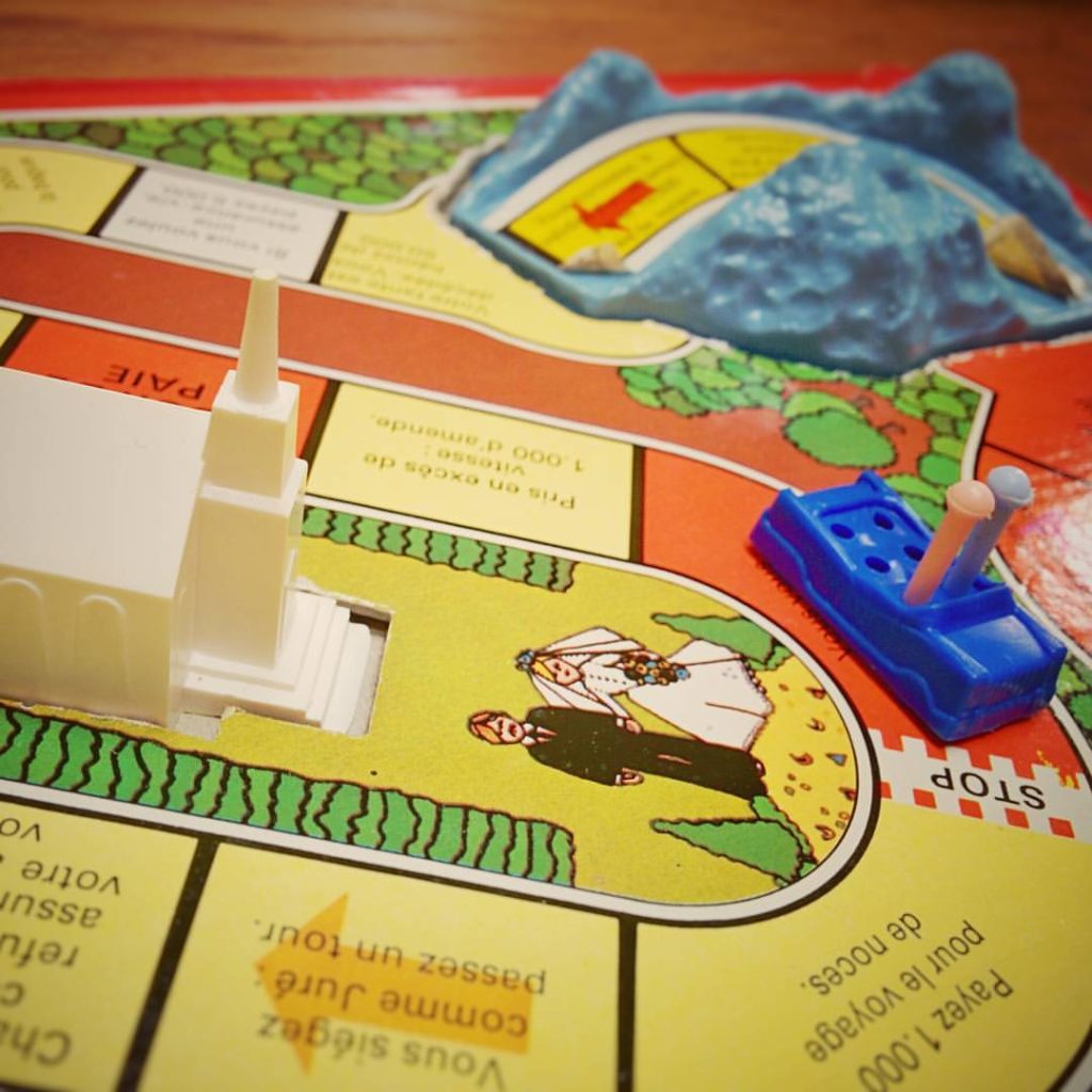 Il est temps de se marier Charly ta soeur est déjà médecin !