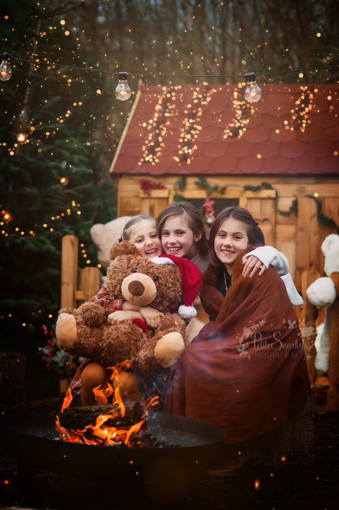 Mes 3 mistinguettes dans notre joli décors de Noël extérieur - Petite Snorkys Photography